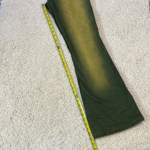 NWOT FASHION NOVA L (12) green toned flare jeans—fit like a size 10/12–see pics! - Picture 7 of 9